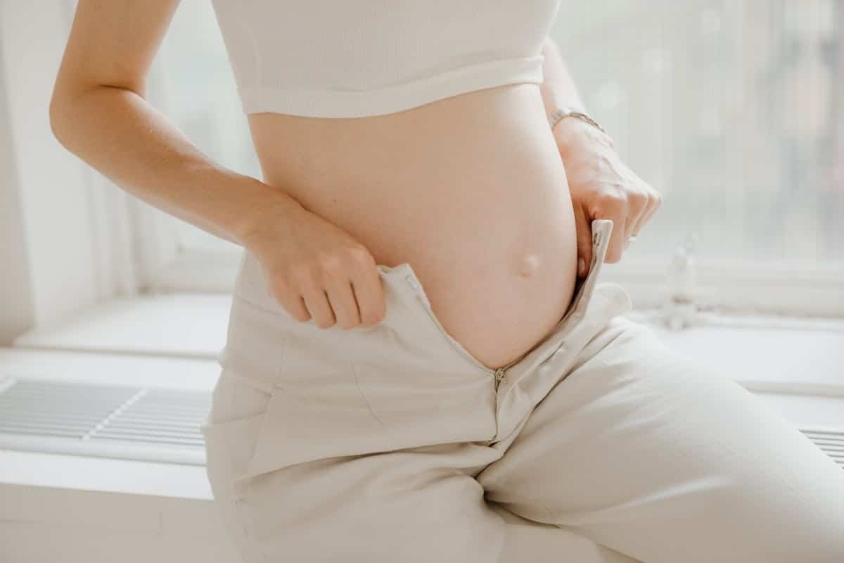 Les signes précoces de grossesse : Comment reconnaître les changements au niveau du ventre ?